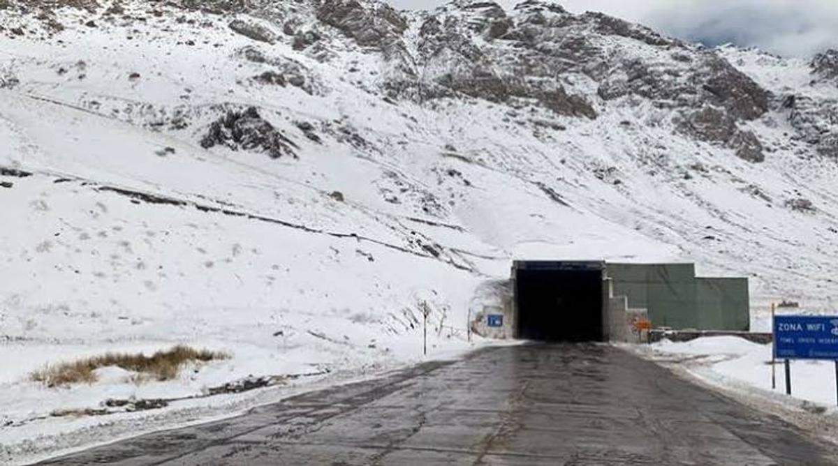 El Paso Cristo Redentor sigue cerrado: camioneros llevan 20 días varados en la frontera
