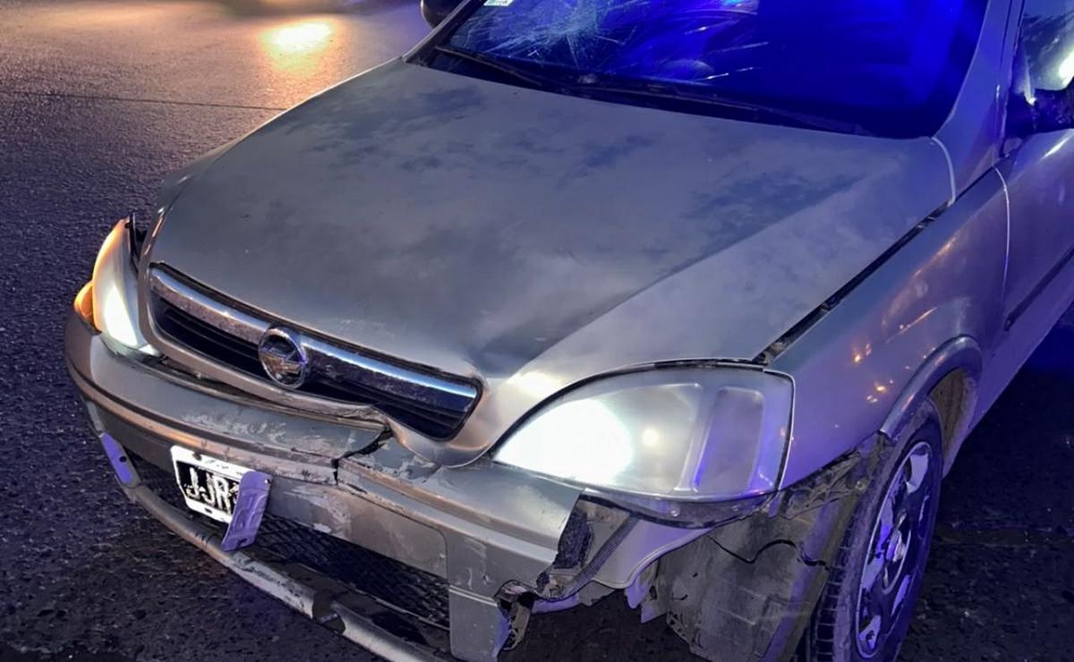 La motociclista sufrió una fractura expuesta en el tobillo derecho.