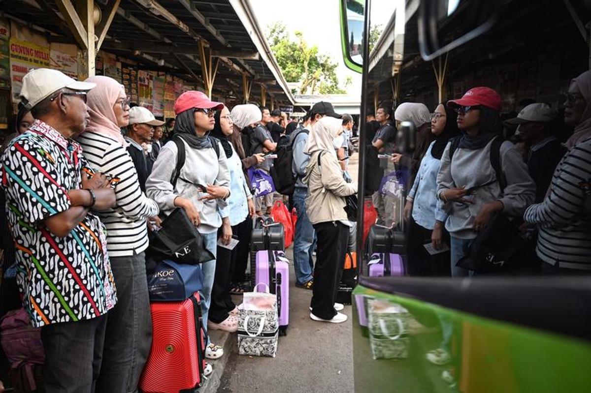 Récord de viajes en China: proyectan más de 2 millones de traslados transfronterizos diarios por Año Nuevo.