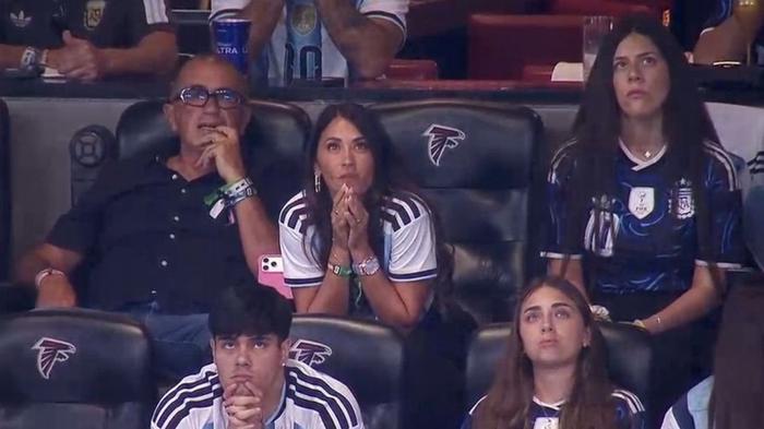 María Sol Messi acompaña a la familia en el partido Argentina - Egipto