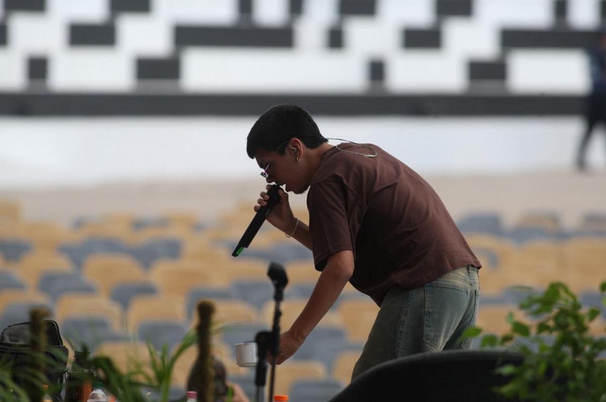 Milo J en la plaza Próspero Molina. (Foto: Daniel Cáceres)