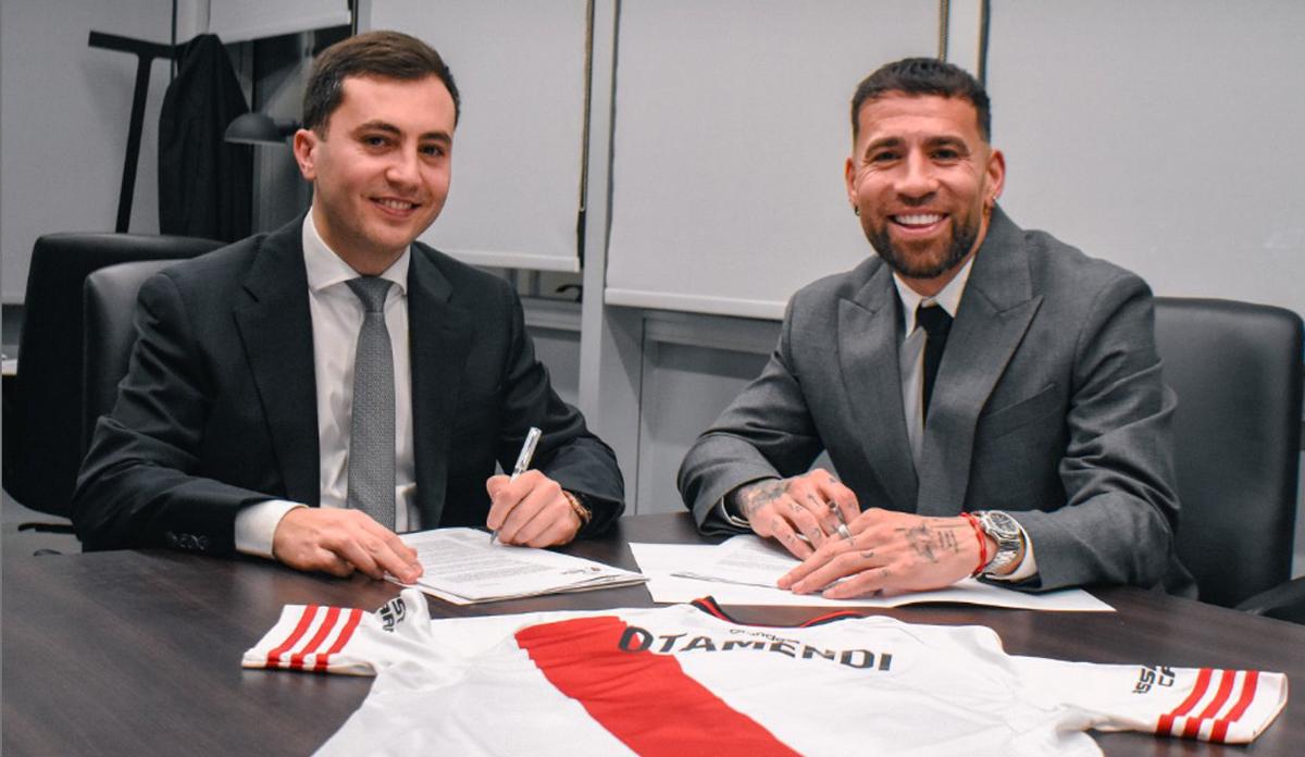 Nicolás Otamendi, nuevo refuerzo de River, festeja un gol con la Selección argentina.