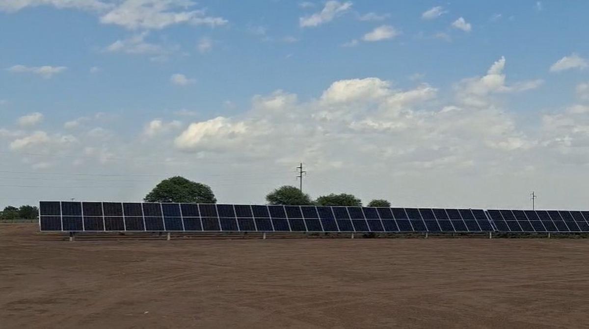 El parque solar se emplaza en Deán Funes.
