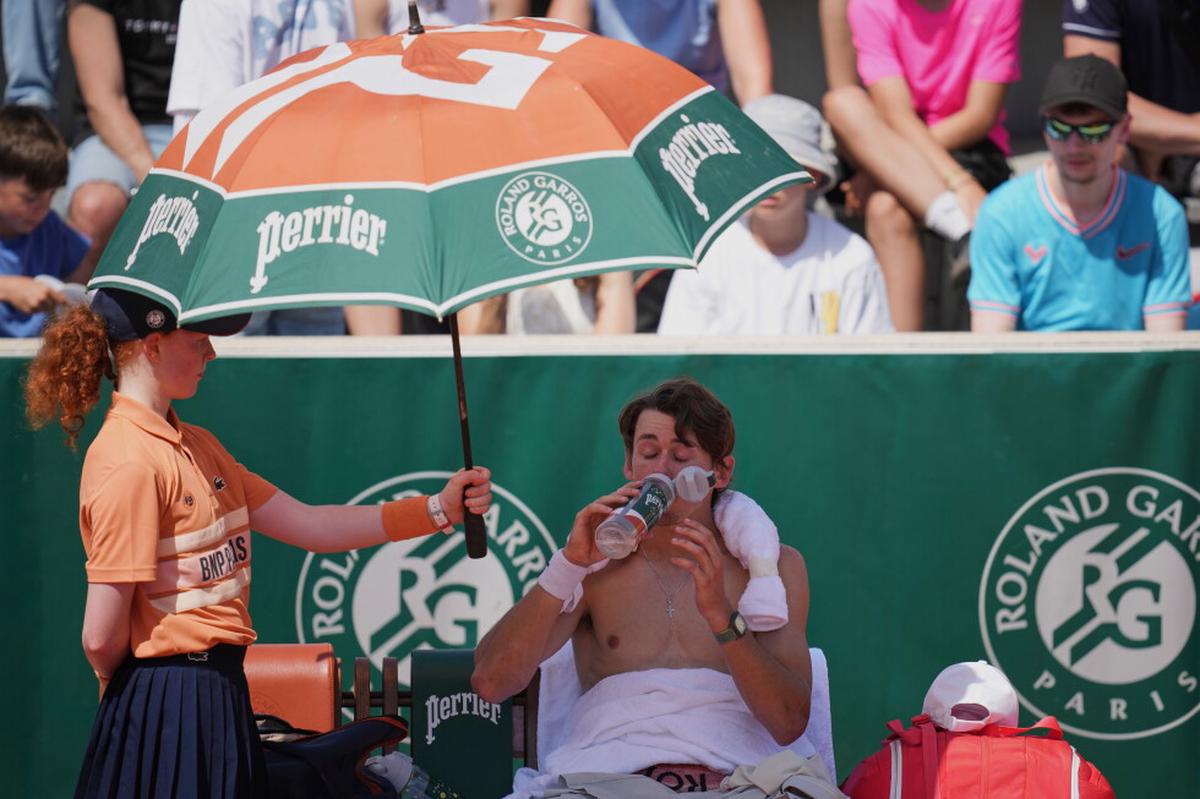El calor extremo en Roland Garros: temperaturas de 33°C impactan en los jugadores