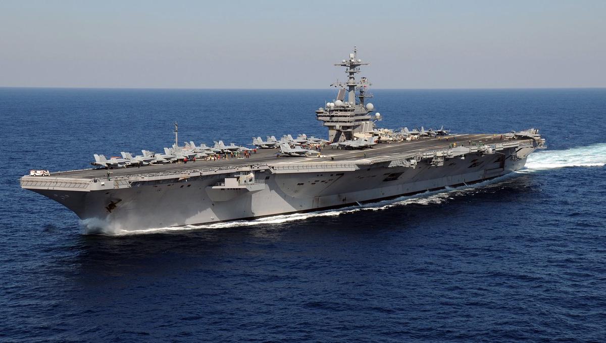 El portaaviones clase Nimitz USS George H.W. Bush