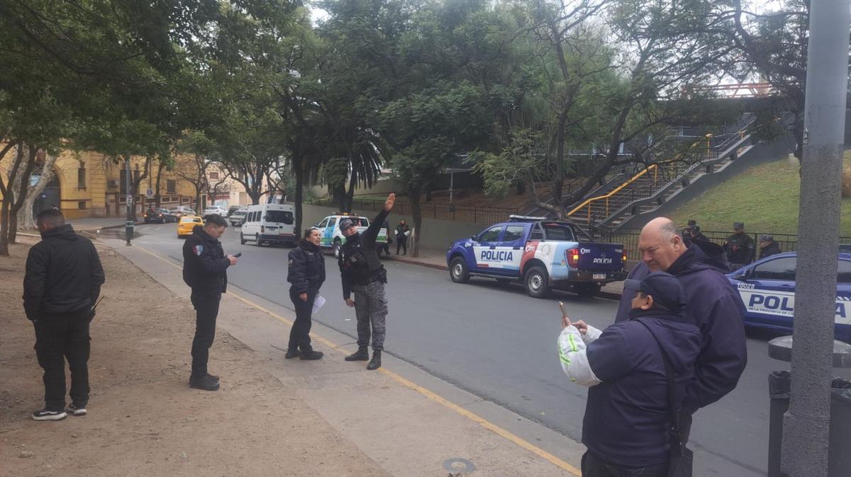 Atropellaron a inspector municipal cerca de la Terminal de Ómnibus. (Fernando Barrionuevo/Cadena 3)