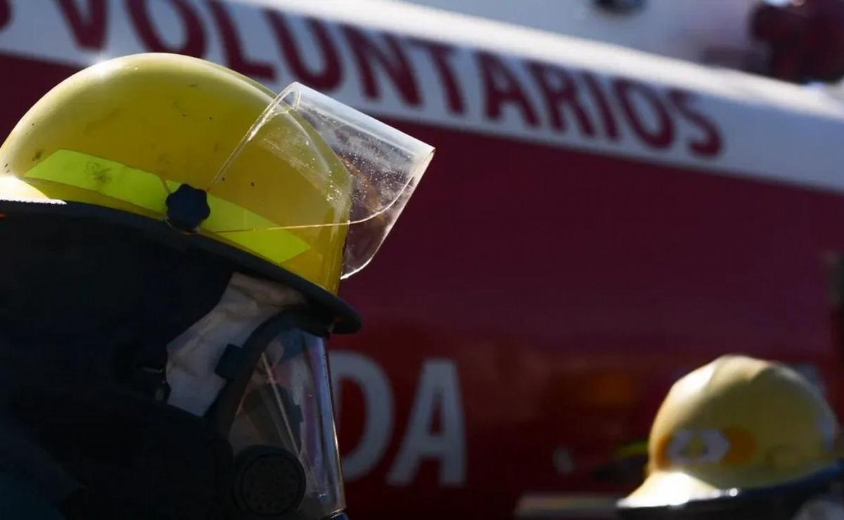 Bomberos voluntarios hicieron sonar las sirenas por un reclamo de casi $60.000 millones.