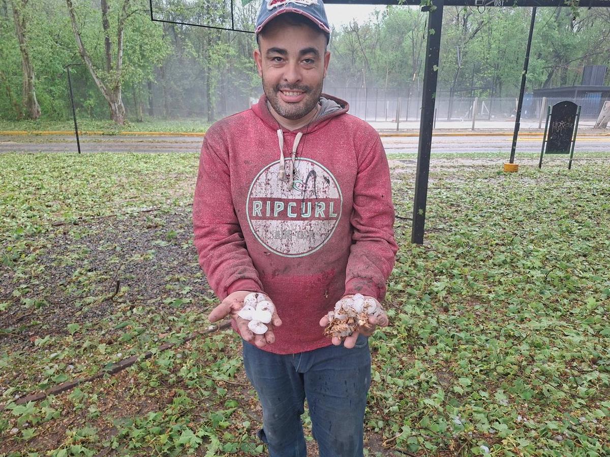Dramático temporal de granizo en Unquillo.