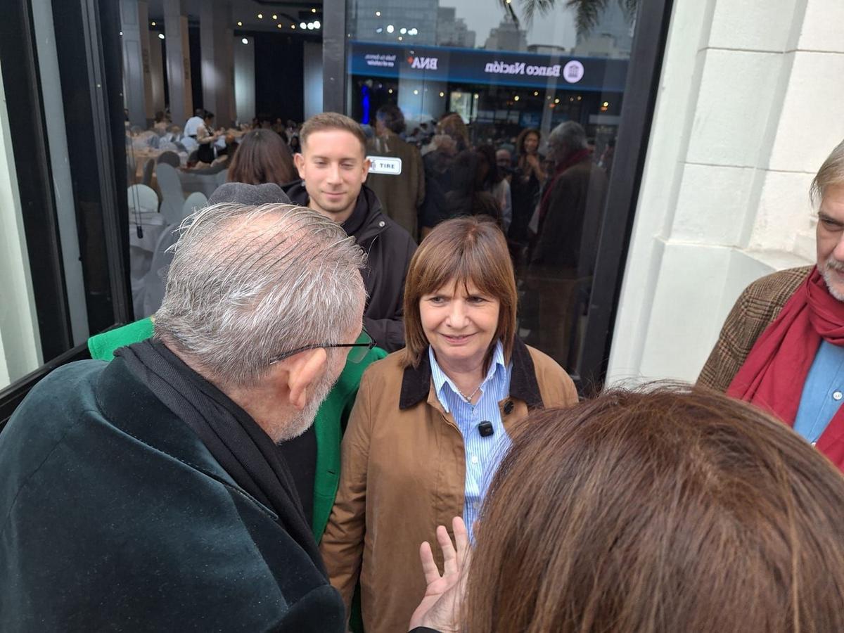 "Que lo anuncie él" Bullrich dejó picando algún anuncio para le campo.