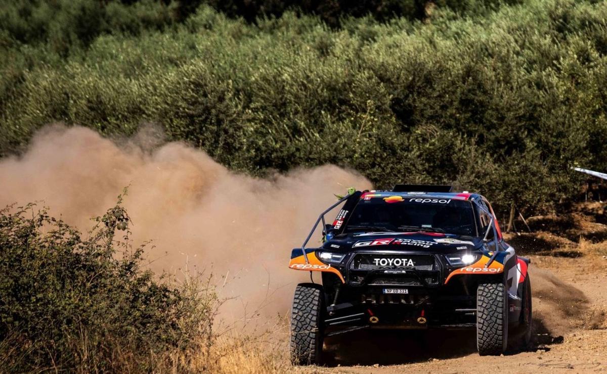 Lategan de Toyota fue el más rápido de un día con 5 Hilux al frente