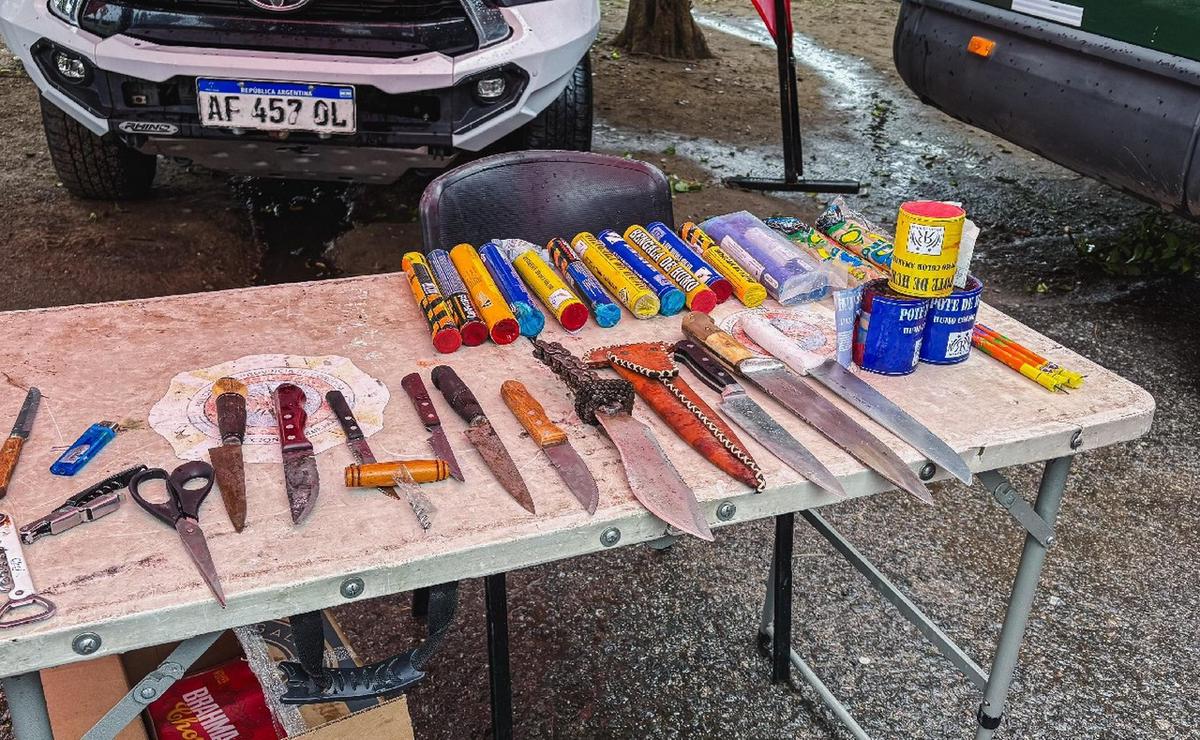 FOTO: Operativo policial en la previa del partido entre Boca y Vélez en Córdoba.