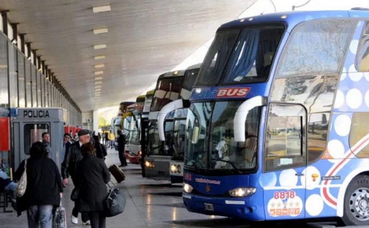 FOTO: Se podrá viajar de la terminal de colectivos de Rosario a Aeroparque.