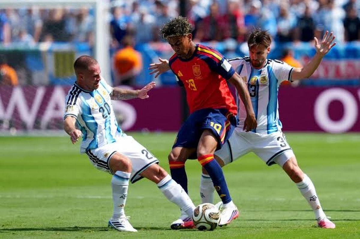 España sigue primera y Argentina segunda