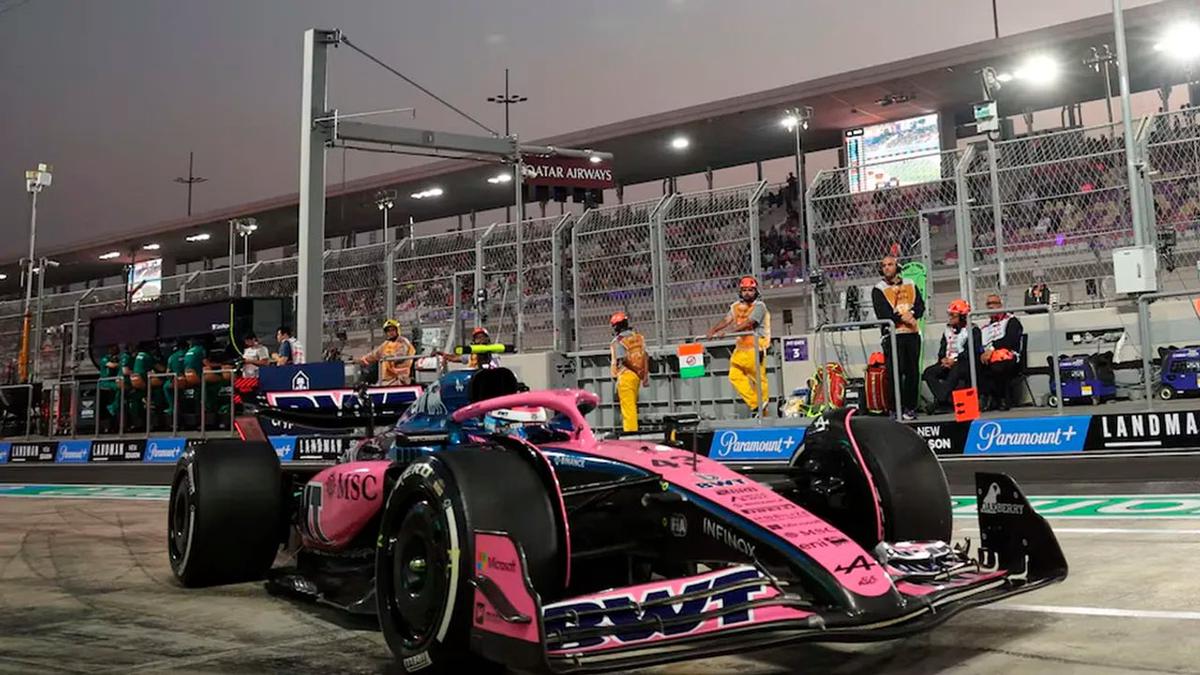 Franco Colapinto en los boxes del Circuito Internacional de Lusail en el GP de Qatar. Foto: Agencia NA (archivo).