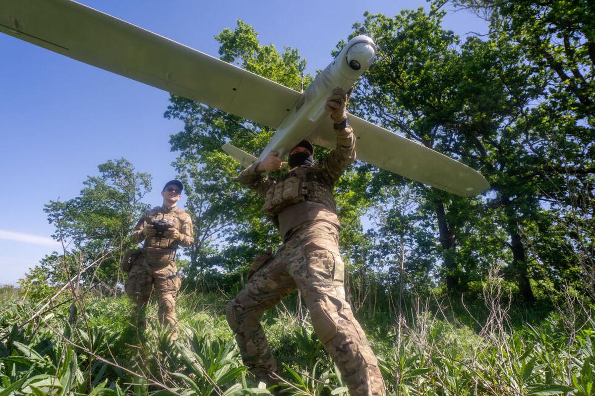 Legisladores rusos quieren que los bancos y sus empleados ayuden a combatir drones ucranianos