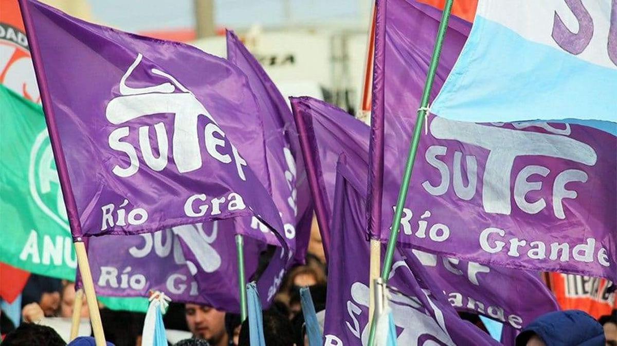 Los docentes fueguinos llevan cinco semanas de huelga.
