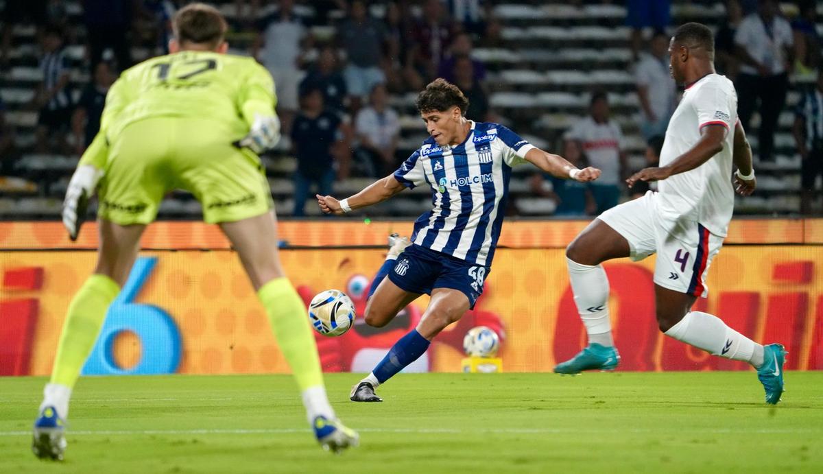 Talleres y San Lorenzo se enfrentan en el Kempes. (Foto: Daniel Cáceres/C3)