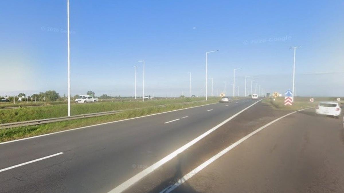 Tragedia en la autopista: un peatón falleció tras ser atropellado por un camión en Roldán