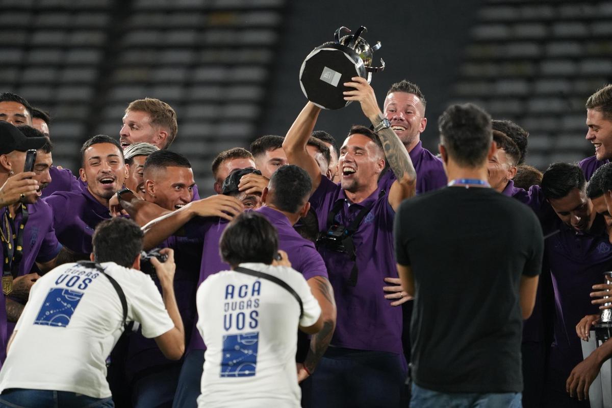 FOTO: Todo es alegría en Talleres por el título de la Supercopa Internacional. 