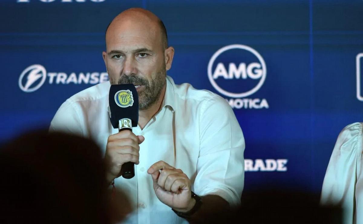 Belloso se pronunció después de que el intendente de Funes asegurara que será candidato en Rosario.