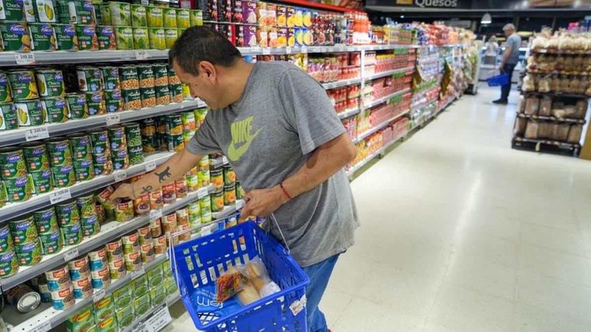 La inflación se mantiene alta y las ventas caen