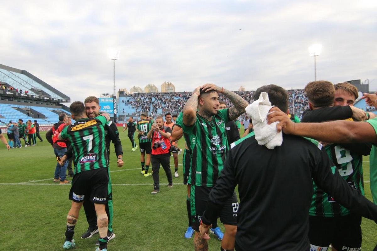 FOTO: El festejo de los jugadores de San Martín 