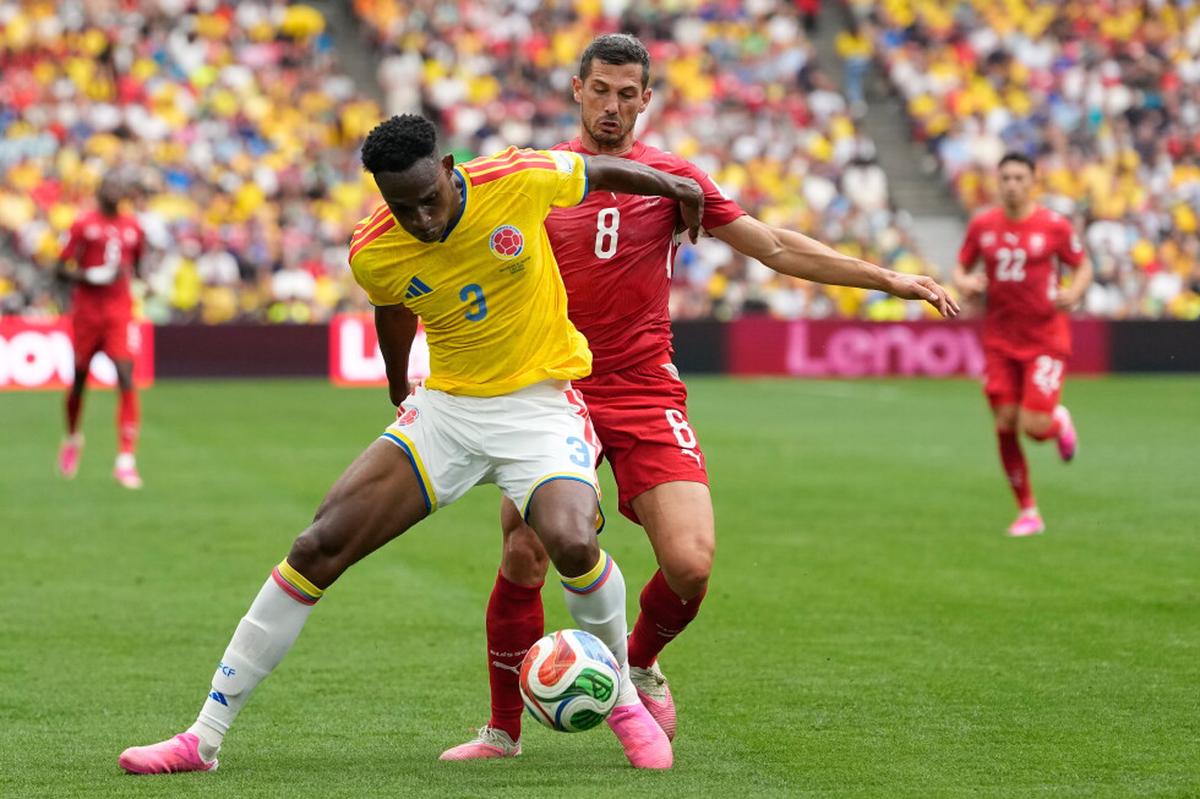 El defensa colombiano Jhon Lucumí ficha por Juventus tras destacar en el Mundial