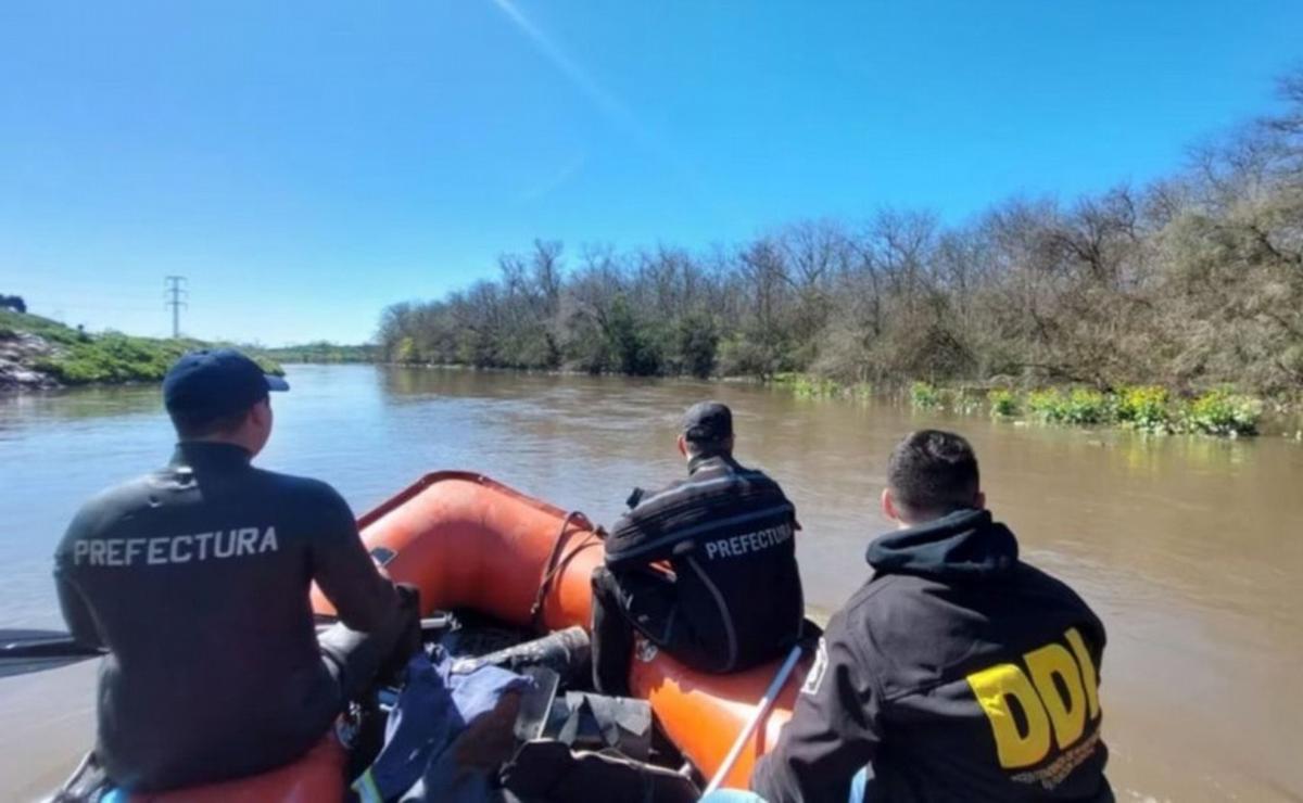 FOTO: Laferrere: estaban desaparecidas y las hallaron asesinadas, flotando en el agua.