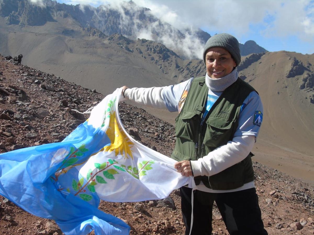 Adriana Geymonat es la primera mujer en completar las rutas utilizadas por el Ejército de los Andes.