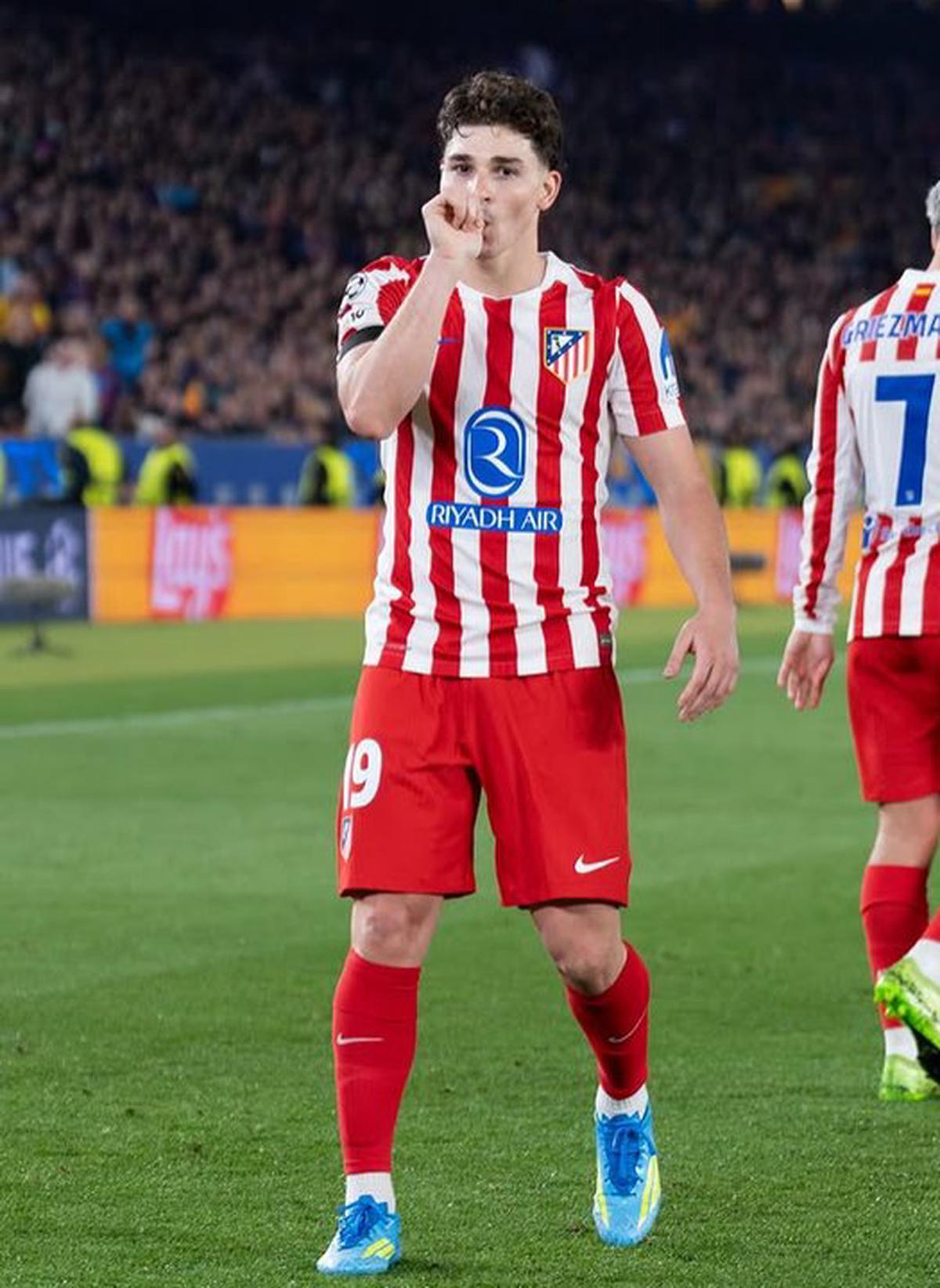Julián Álvarez, delantero cuyo futuro aún no se resuelve.