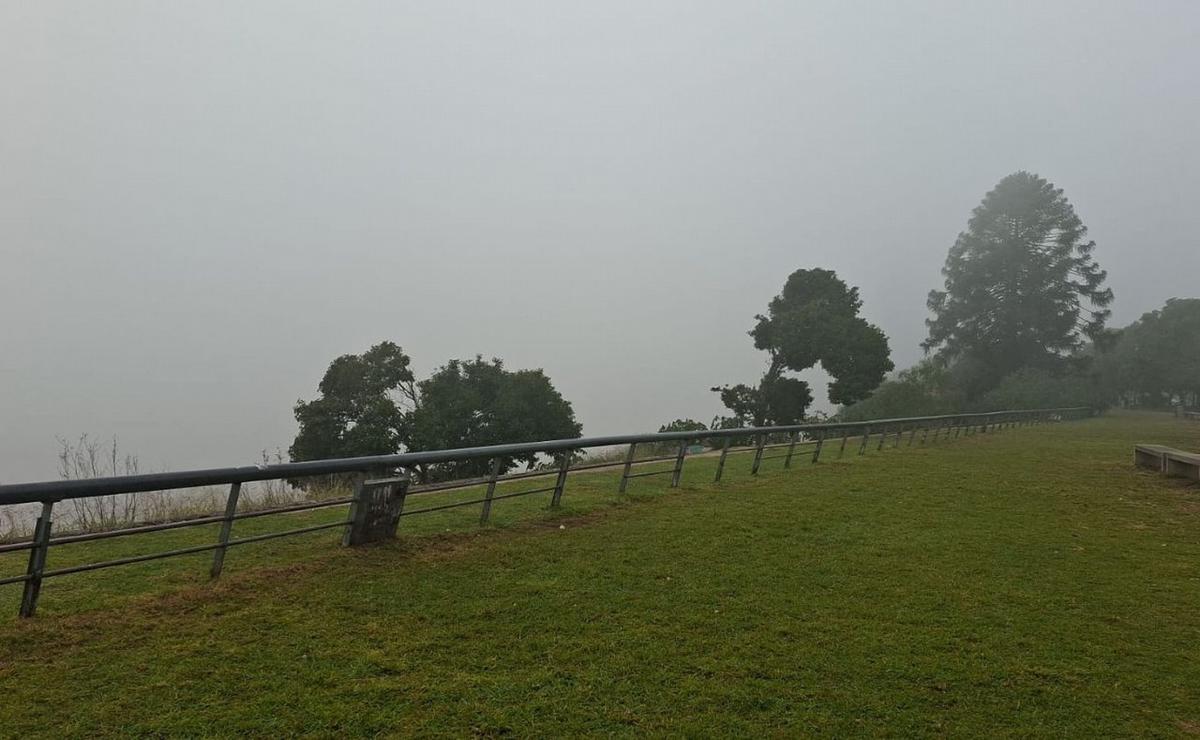 Niebla en la ciudad de Rosario.