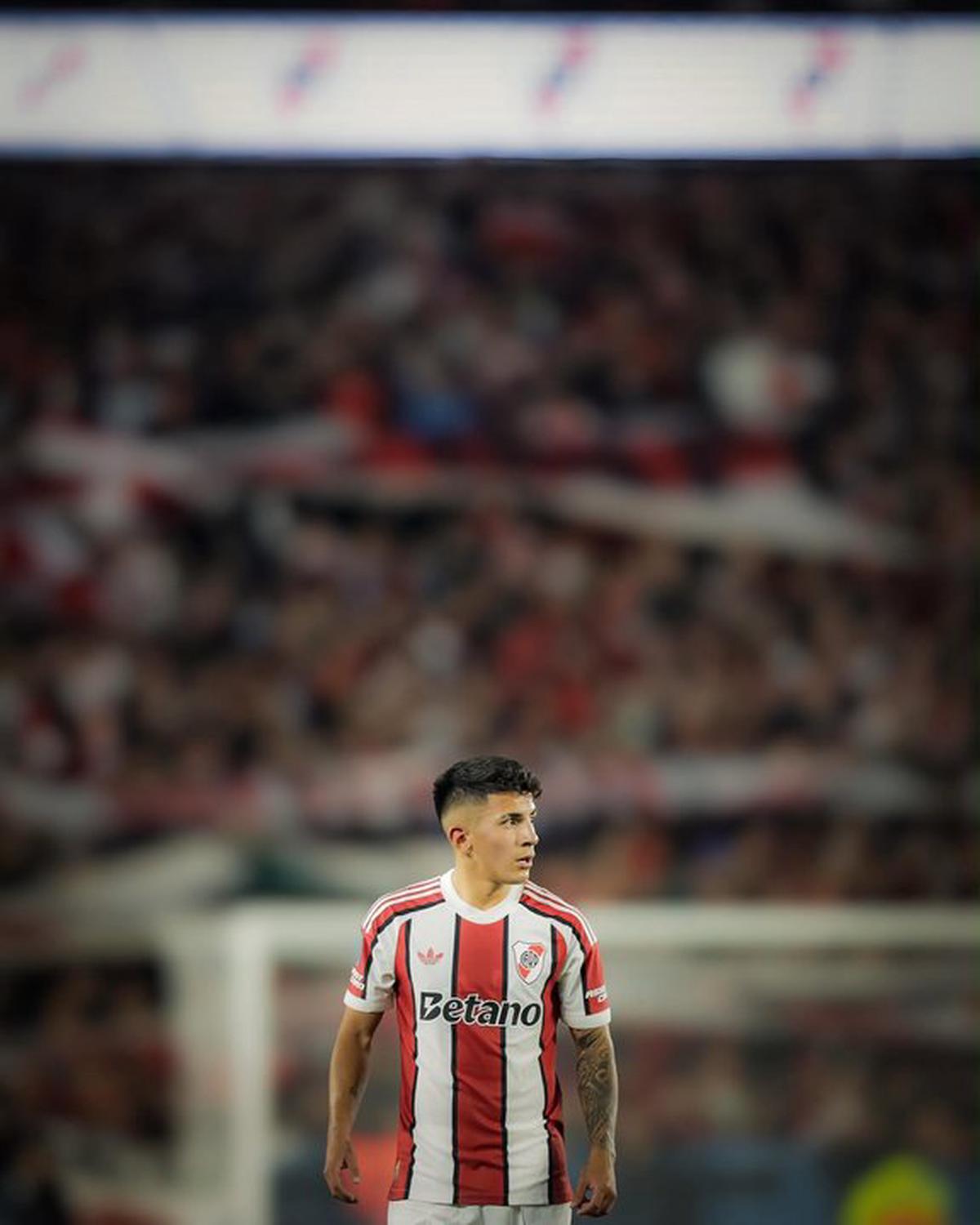 Almada fue titular y disputó 80 minutos en su debut en River.