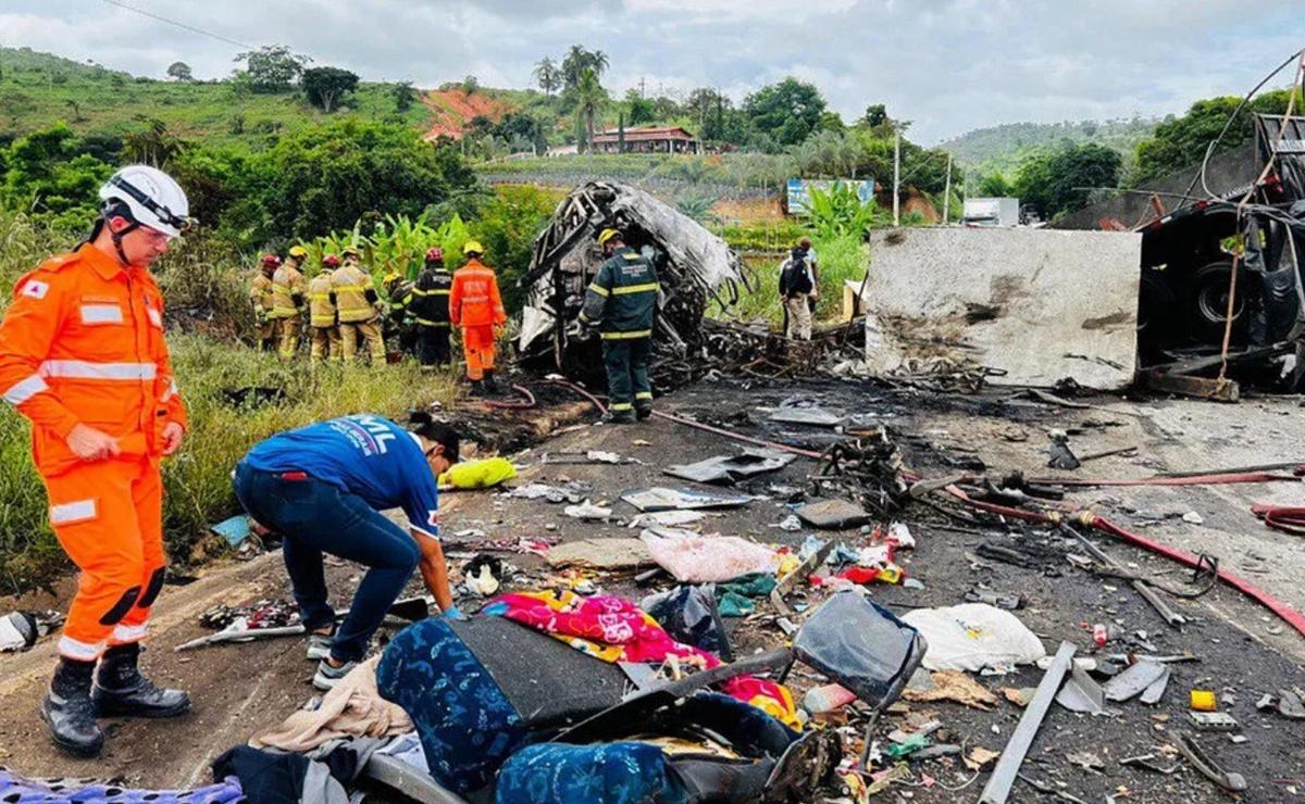 FOTO: Triple choque en Mina Gerais.