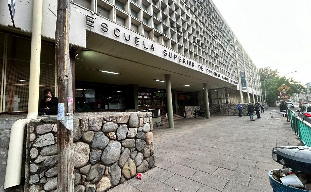 FOTO: Sin clases en el Colegio Manuel Belgrano. (Foto: Lucía González/Cadena 3)