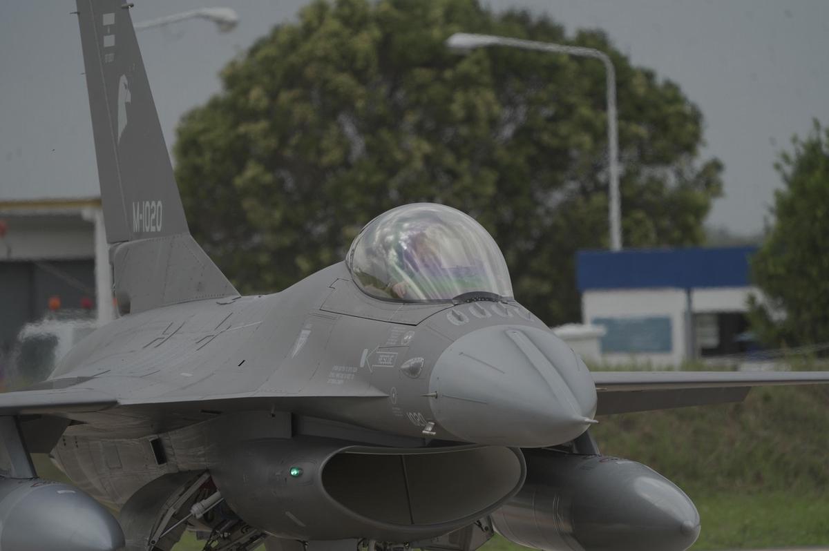 Presentaron los F-16 en Las Higueras. (Foto: Daniel Cáceres/Cadena 3)
