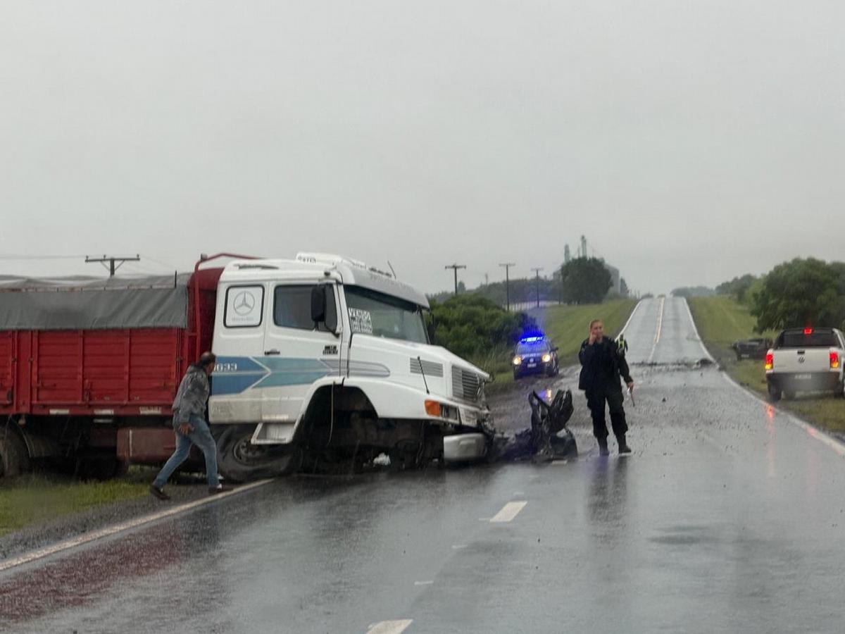 Un muerto en un terrible choque en ruta 4 en Santa Fe.