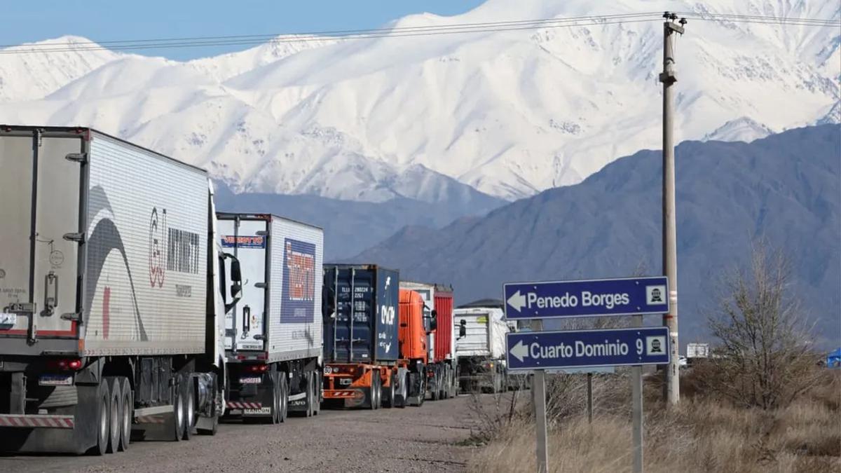 El Paso Cristo Redentor vuelve a abrir con un fuerte ingreso de camiones este fin de semana
