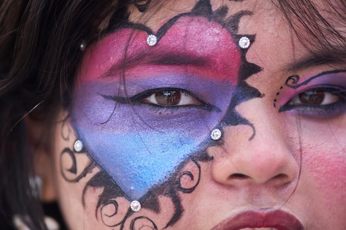 Cientos marchan en Katmandú con motivo del Mes del Orgullo de Nepal
