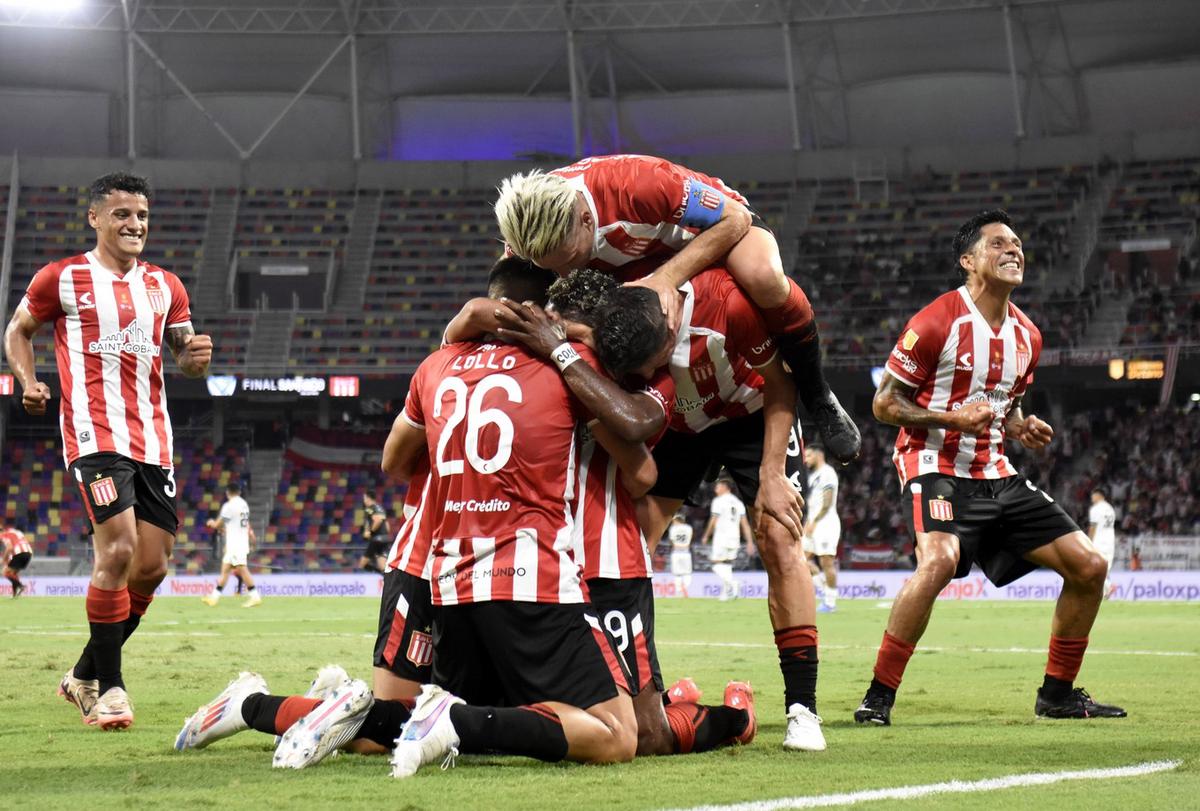 FOTO: Estudiantes le ganó a Vélez en Santiago del Estero. 