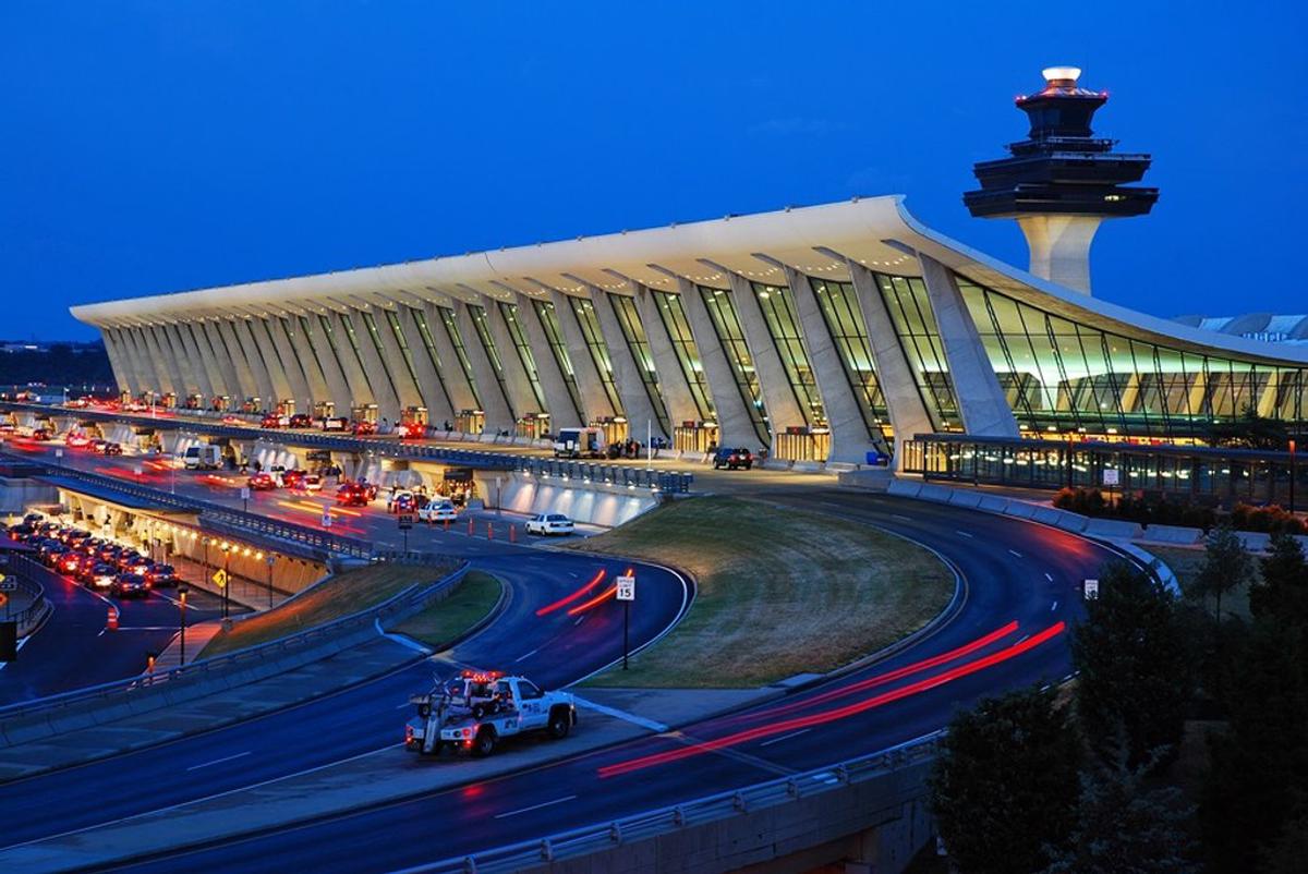 Estados Unidos endurece los controles en aeropuertos para frenar el ingreso de una nueva cepa de Ébola.