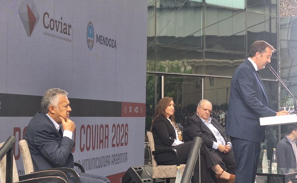 Victoria Villarruel estuvo en el Desayuno COVIAR de la Fiesta de la Vendimia.