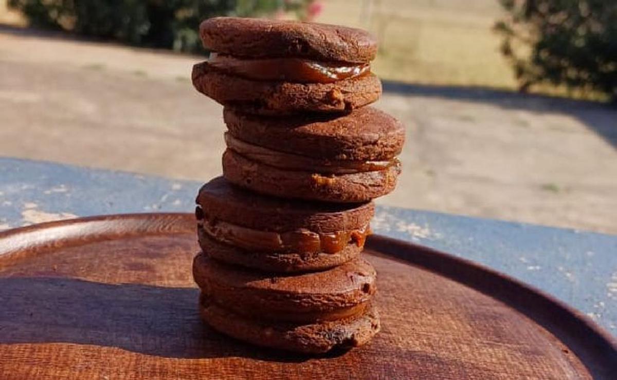 Alumnos crearon un alfajor de algarrobo en Salta. (Foto: Gob. de Salta)