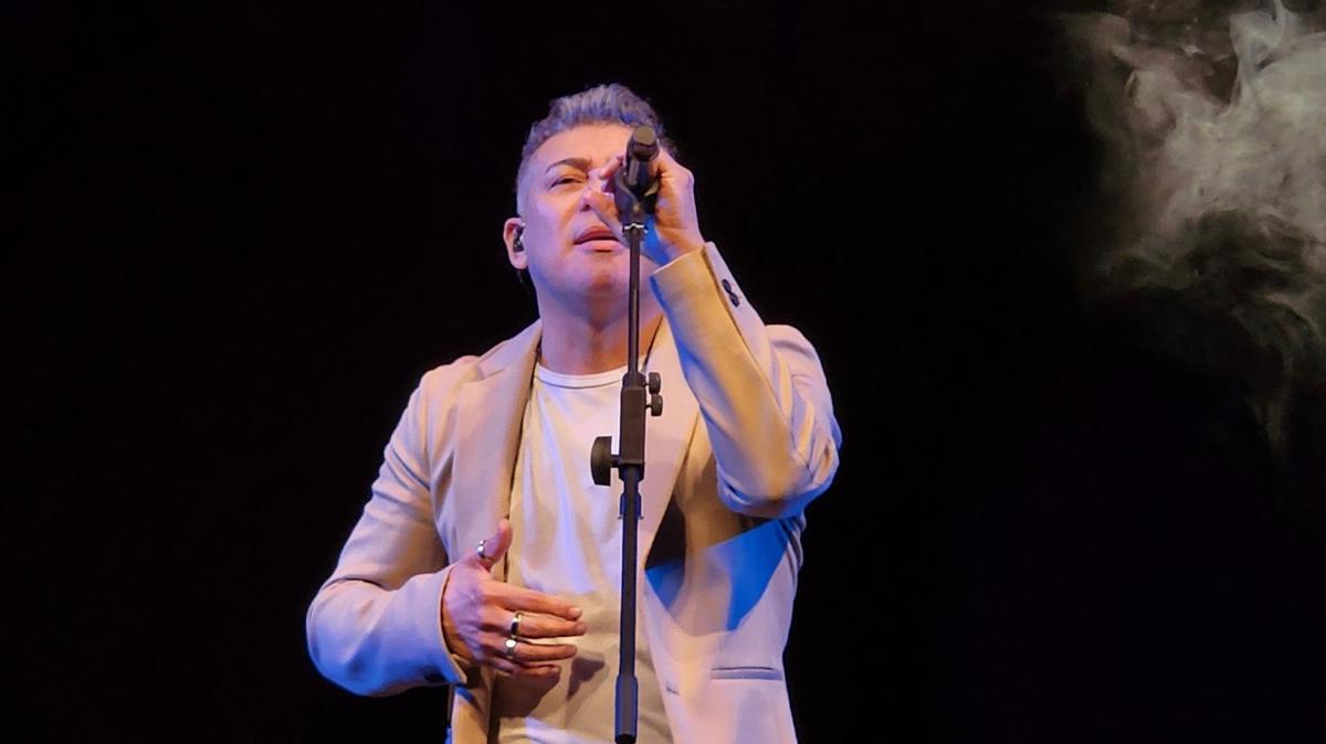 FOTO: La Barra, a puro ritmo en la celebración de San Jerónimo en el Teatro Real. 