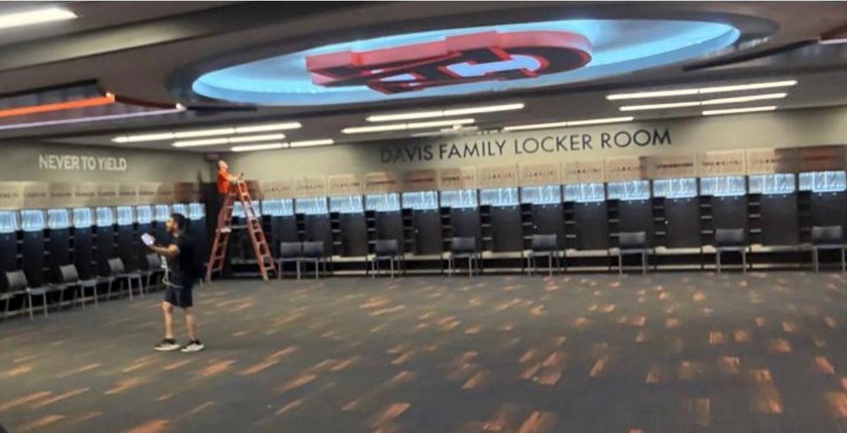 El vestuario del Jordan-Hare Stadium destaca por sus dimensiones.