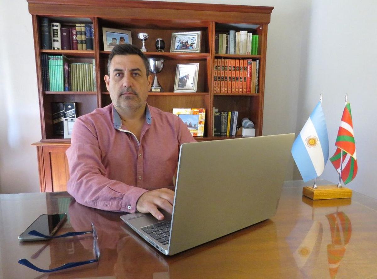 Momento clave. Morales Antón apela al diálogo para enfrentar su gestión.