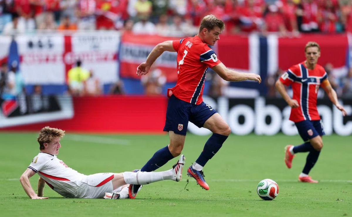 Noruega e Inglaterra se miden en busca de las semis. (Foto: AP)