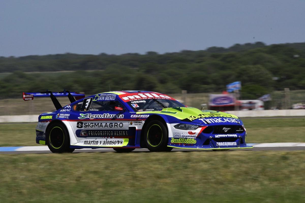 FOTO: Todino y su Mustang azul y blanco dominó la práctica inicial