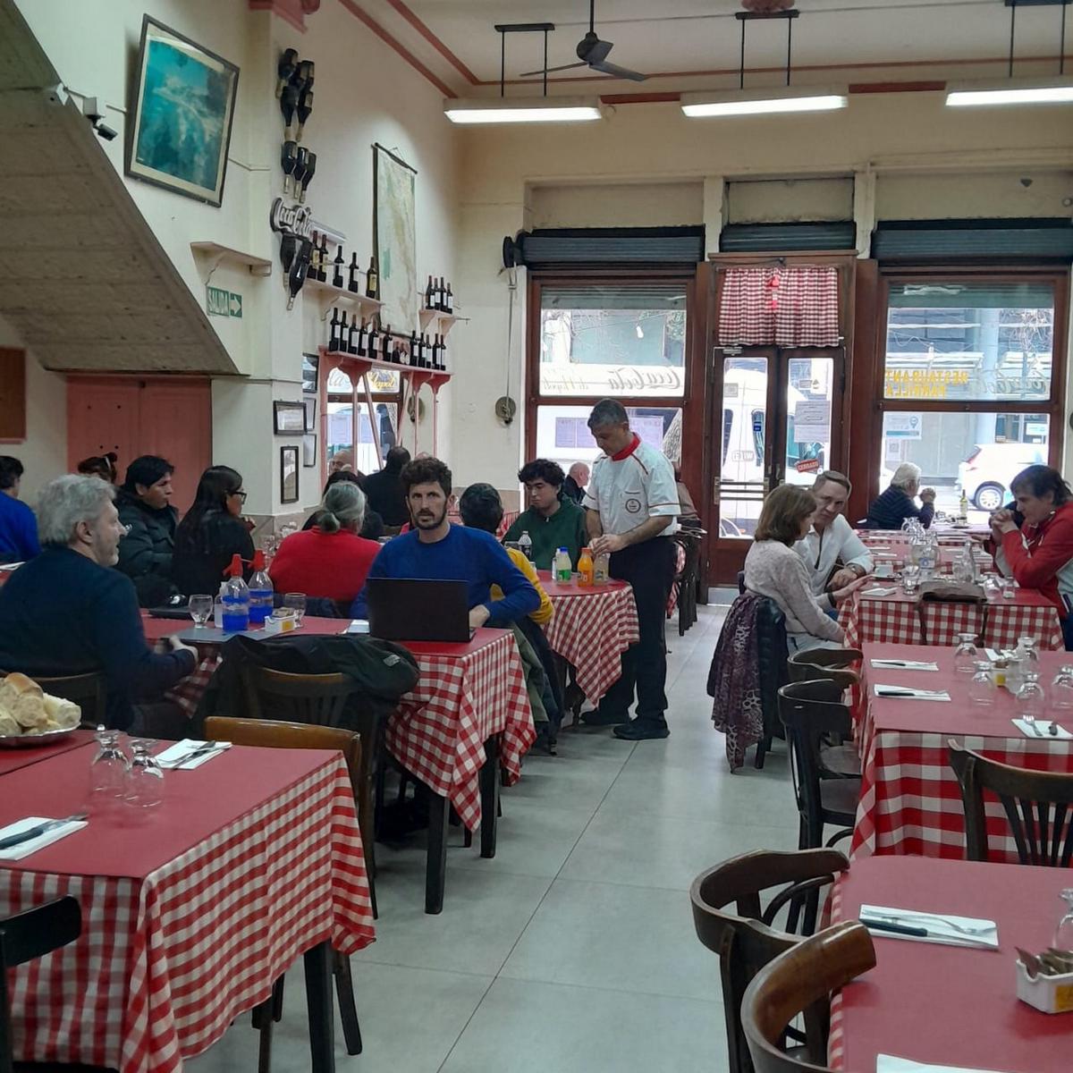 Spiagge di Napoli es uno de los bodegones más emblemáticos de Buenos Aires.
