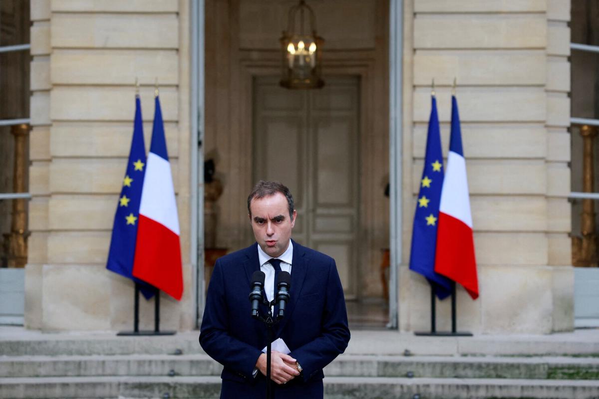 Primer ministro de Francia, designado otra vez, pide calma ante caos político