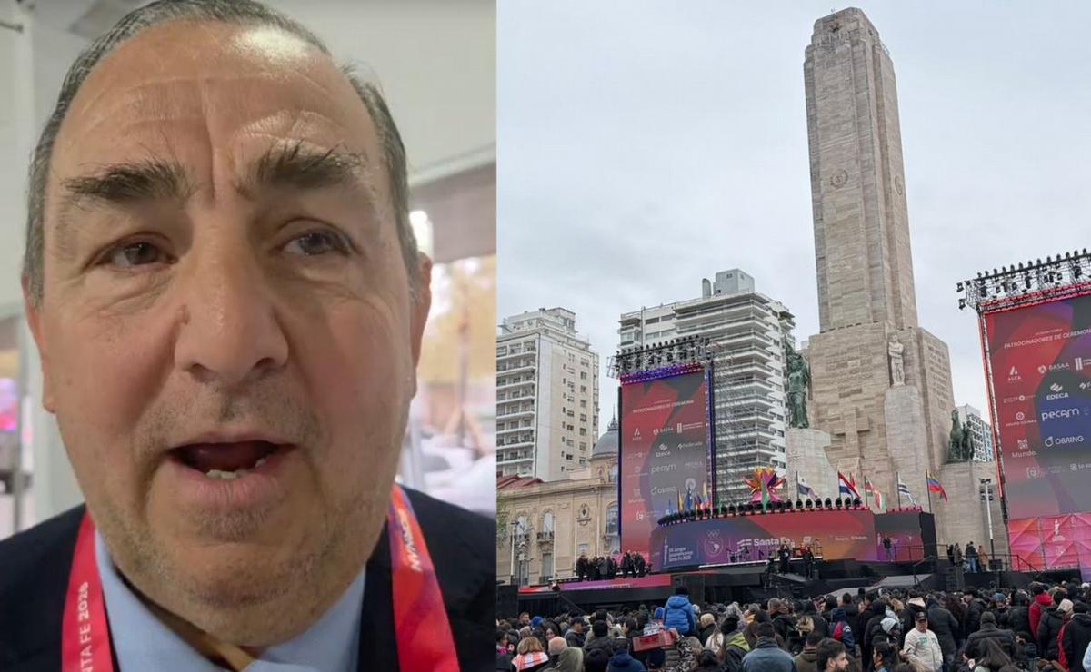 El intendente de Santa Fe en la apertura de los Juegos Suramericanos en Rosario.